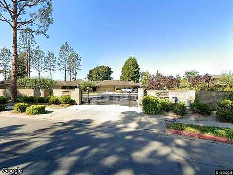 Woodside Dr #104, Salinas, CA 93901