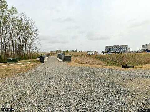 Hancock Towns Dr #Q-6, Chesterfield, VA 23832