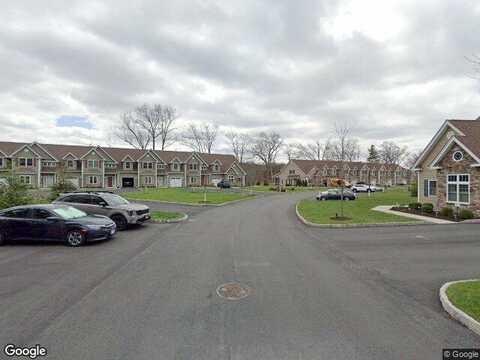 Macintosh Way, Matamoras, PA 18336