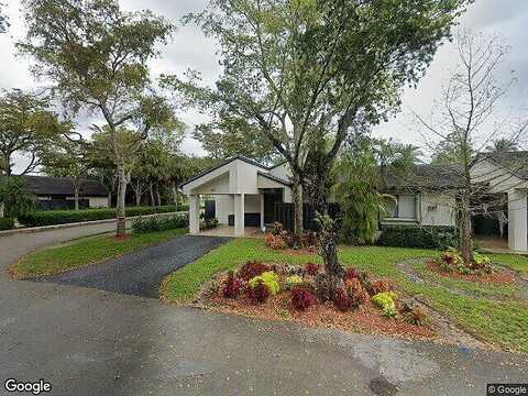 Fairway Circle, Weston, FL 33326