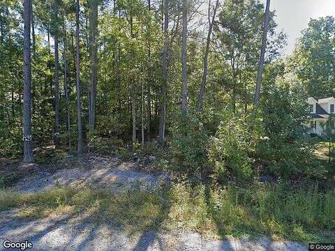 Julien St, Woodford, VA 22580