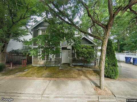 166Th Ave Ne #3, Redmond, WA 98052