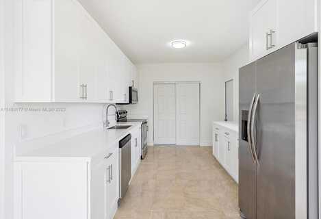 Peachtree, MIAMI, FL 33161