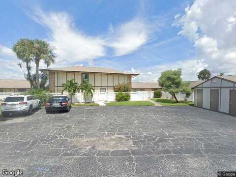 Island Circle, Fort Myers, FL 33919