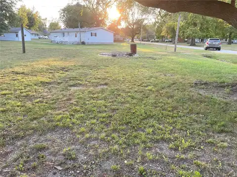 Young, WITT, IL 62094