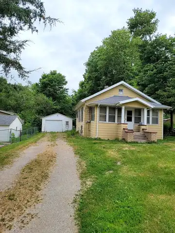 Clay, CLINTON, IL 61727