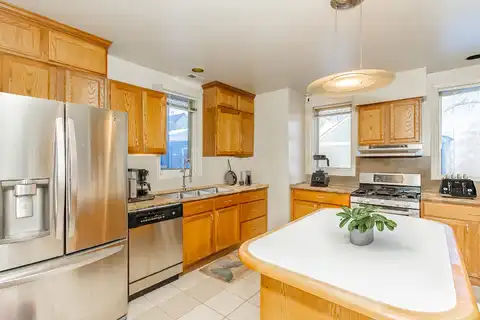 48Th, CHICAGO, IL 60615