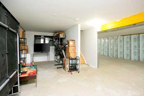 Sutter, NORTH BRUNSWICK, NJ 08902