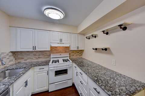 Las Flores, WINTER HAVEN, FL 33884