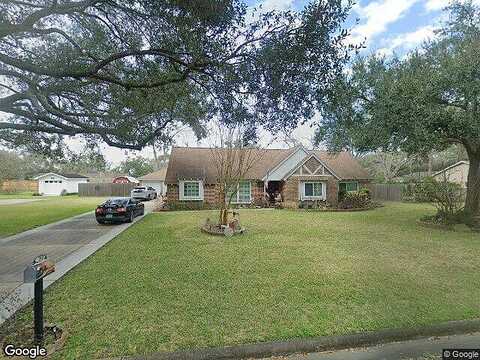 E Larkspur Dr, Alvin, TX 77511
