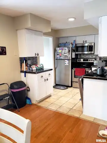 Finis, VIRDEN, IL 62690