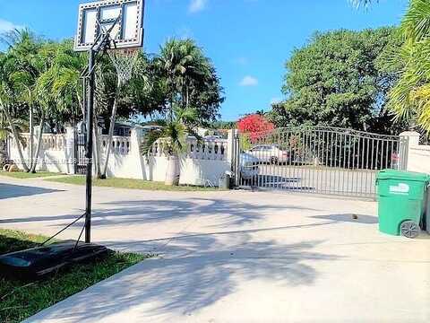 78Th, MIAMI, FL 33144