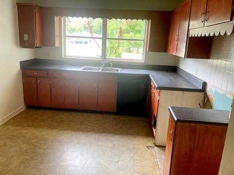 27Th, VERO BEACH, FL 32960