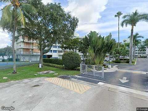 26Th, NORTH MIAMI BEACH, FL 33160