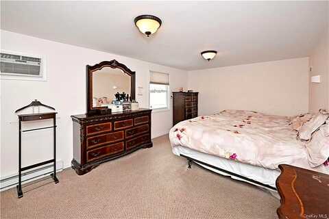 Parker, MONSEY, NY 10952