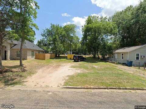 Maple, GLADEWATER, TX 75647