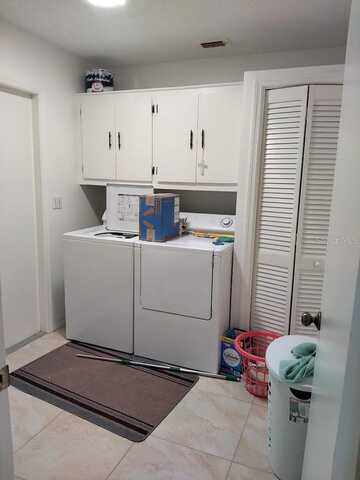 Linger, SUN CITY CENTER, FL 33573