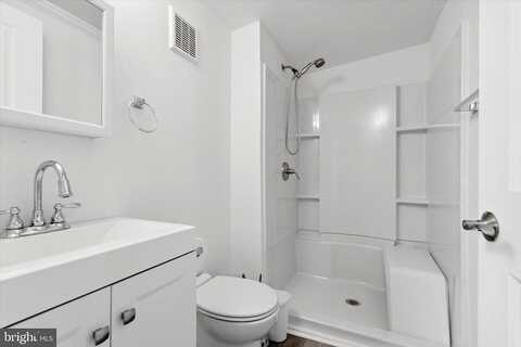 Dorrance, BRISTOL, PA 19007
