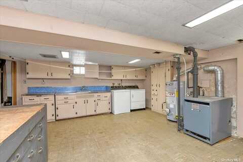204Th, BAYSIDE, NY 11361