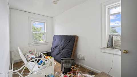 Orchard St, KEANSBURG, NJ 07734