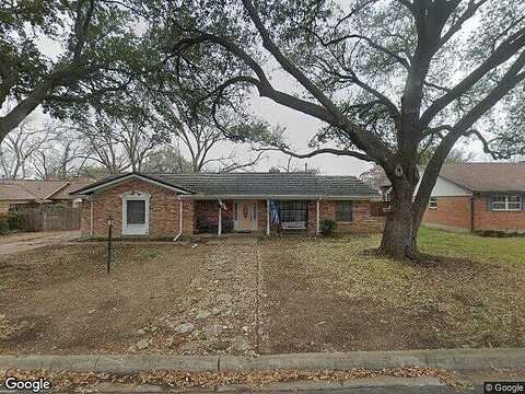 Marys Creek, BENBROOK, TX 76116