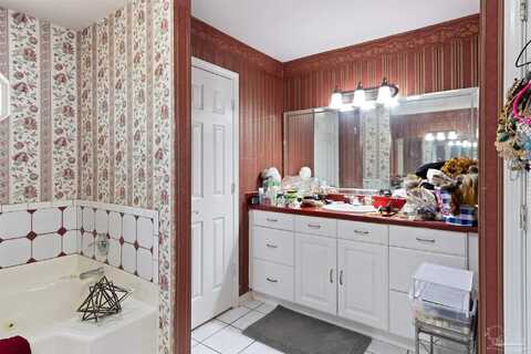 Richardson, MOLINO, FL 32577