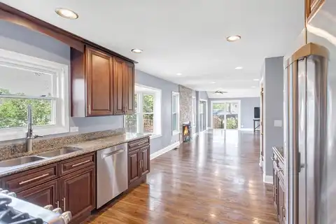 Magnolia, STREAMWOOD, IL 60107
