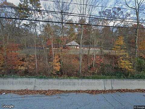 Mohegan Avenue, QUAKER HILL, CT 06375