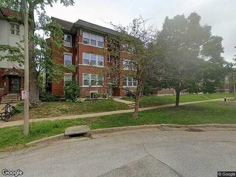 Nina, SAINT LOUIS, MO 63112
