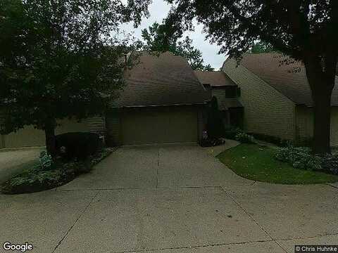 Starboard Cir, AKRON, OH 44319