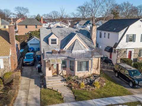 188Th, FRESH MEADOWS, NY 11366