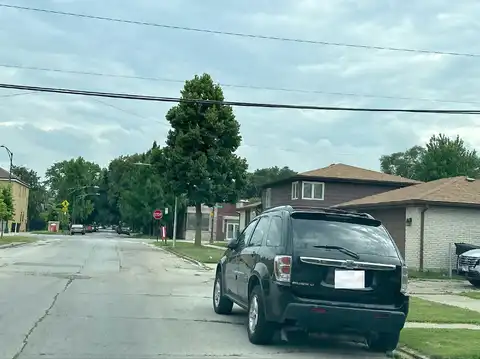 Kingston, CHICAGO, IL 60617