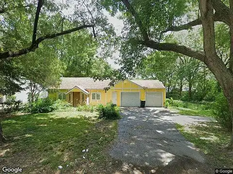 Walnut, KANSAS CITY, MO 64114