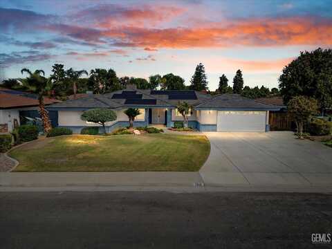 7946 Debbs Avenue, Bakersfield, CA 93308