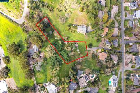 40 Rodrigues Ln, Walnut Creek, CA 94597