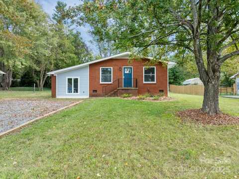 613 Bee Tree Road, Swannanoa, NC 28778
