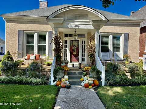304 S College Street, Trenton, TN 38382
