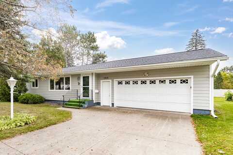 1210 Doddridge Ave, Cloquet, MN 55720