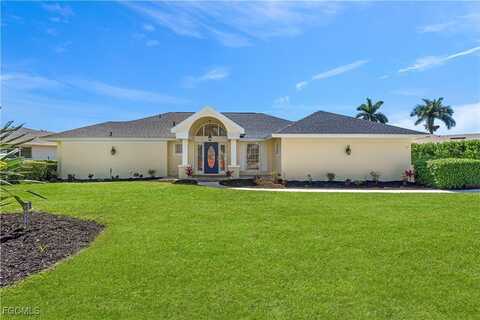 491 Cypress Way E, Naples, FL 34110