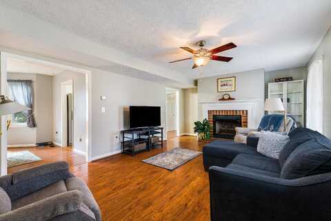 910 WESTOVER DR, STAUNTON, VA 24401