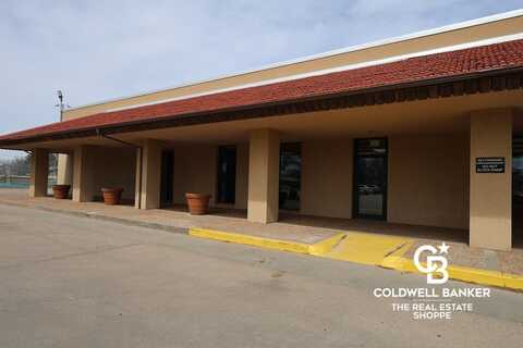 911 N Main Street, Garden City, KS 67846