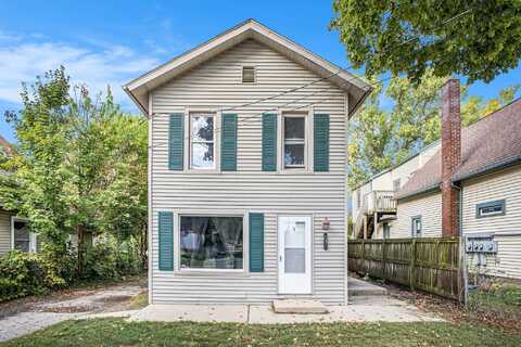 831 Vine Street, Lansing, MI 48912