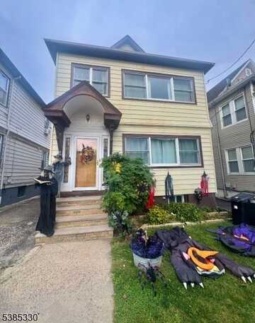 58 Chestnut St, Garfield, NJ 07026