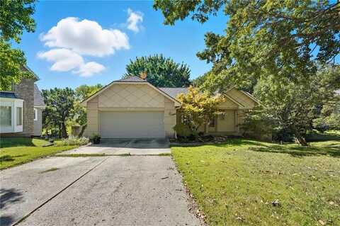 221 NW Aspen Court, Lees Summit, MO 64064