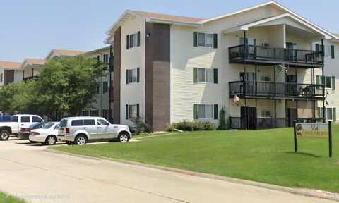 664 Terrace Park Boulevard 8, Milford, IA 51351