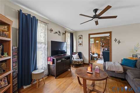 4800 Stockholm Dr, Sandston, VA 23150