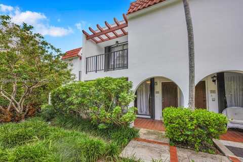 450 Grapetree Dr, Key Biscayne, FL 33149