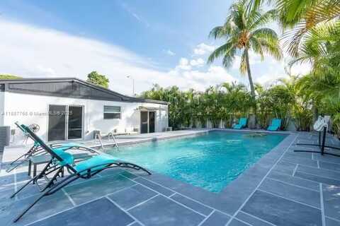 17650 NE 19th Ave, North Miami Beach, FL 33162