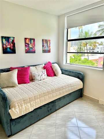710 Washington Ave, Miami Beach, FL 33139