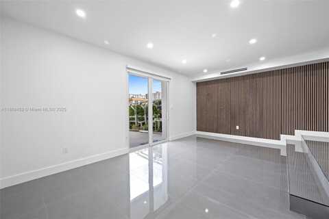 3807 NE 166th St, North Miami Beach, FL 33160